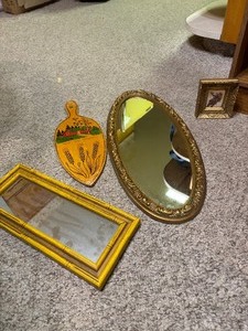 lot 134 image: Mirrors and Wall Hangings
