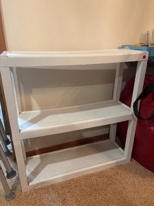 lot 126 image: Resin Shelf, 3 shelves