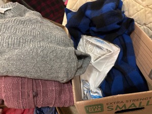 lot 140 image: Womens Clothes - Size Small