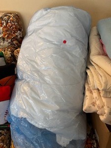 lot 192 image: King Size Comforter, White