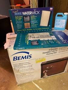 lot 164 image: Bemis 10 Gallon Evaporative Humidifier