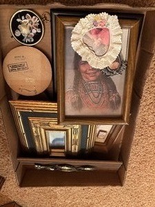 lot 97 image: Small Wall Hangings and Picture Frames