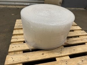 lot 142 image: New 12 x 250 Bubble Cushion Wrap - Small bubble