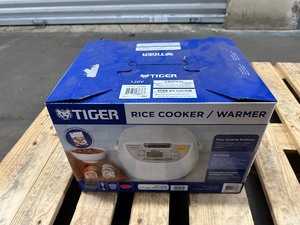 lot 42 image: Tiger 5.5-Cup Micom Rice Cooker and Warmer JBV-S10U - Made In Japan