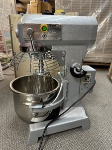 lot 137 image: Commercial Bakery  Food Blender  Mixer - Not powering on