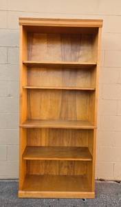 lot 2 image: Vintage Wooden Bookshelf - 5 Shelves - 72.5 H x 32 W x 12 D