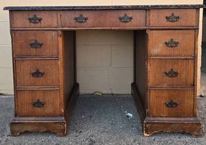 lot 3 image: Vintage Wooden Executive Desk with Pull-Out Drawers - Dimensions 30x44x22