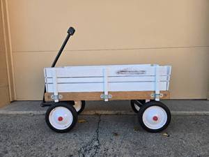 lot 5 image: Wooden Garden Wagon with Removable Handle - 34 L x 15 W x 20 H