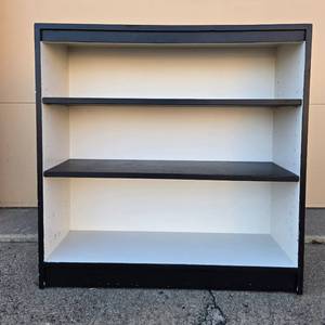 lot 13 image: Vintage Black and White Wooden Bookcase with 3 Shelves