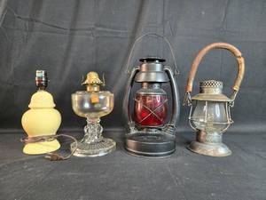 lot 20 image: Collection of 4 Decorative Oil Lanterns - Vintage Designs
