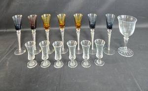 lot 22 image: Group of Vintage Glassware Assorted Shapes and Colors
