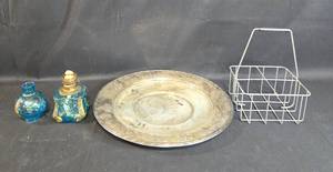 lot 33 image: Collection of Vintage Decorative Items - Glass Vases, Metal Tray, Wire Basket