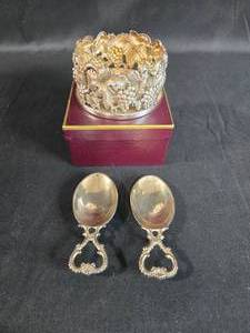 lot 46 image: Vintage Silver Plated Serving Bowl with Grapevine Design and Set of Serving Spoons