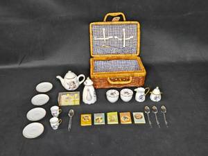 lot 65 image: Vintage Tea Set with Wicker Basket - 5 Enamelled Miniature Cups and Spoons
