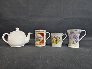 lot 93 image: Set of 4 Vintage Fine China Teaware - Includes Teapot and Cups