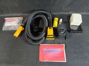 lot 128 image: Flowbee Home Haircutting System - Complete Set with User Guide