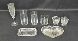 lot 136 image: Set of 8 Glassware Pieces - Includes Tumblers and Decorative Dishes