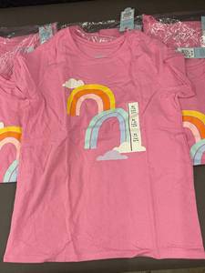lot 55 image: Set of Kids 6 XL (14) Short Sleeve T-Shirts - Rainbow Design