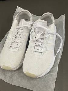 lot 109 image: Pair of Used Adidas Sneakers - Size 10.5 US