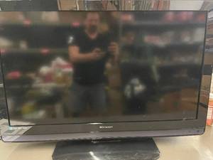 lot 152 image: Emerson 40-Inch LCD TV Model LC407EM1 with HDMI and Dolby Digital