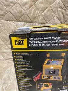 lot 14 image: Cat professional power station...