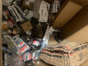 lot 68 image: Pallet of random item. Caulk, silic...