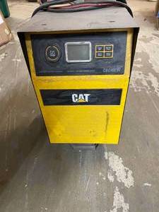 lot 80 image: Cat 0-40 amp battery charger 792 wa...