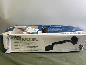 lot 124 image: Economy knee kicker for carpet inst...