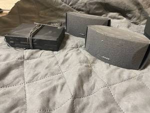 lot 140 image: ted- 900 Mhz receiver and 2 Bose sp...