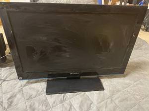 lot 146 image: ted- Sansui 24 tv...