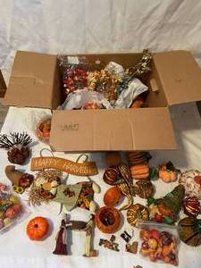 lot 179 image: A box full of autumn decor...