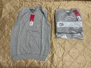 lot 19 image: 2 Cutter  Buck half zips. Color gr...