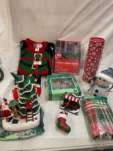lot 183 image: Box of Christmas decor