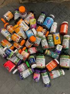 lot 191 image: q2- Huge lot of gummies and vitamins, mostly gummies. Some may be past expiration date