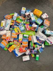 lot 193 image: r2- Huge lot of health, beauty and medicine products. Some may be past expiration date