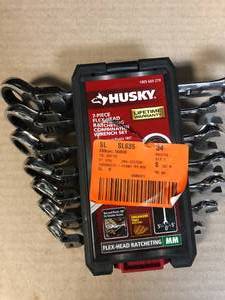 lot 48 image: Husky Flex Ratcheting MM Combination Wrench Set (7-Piece)  Customer Returns See Pictures