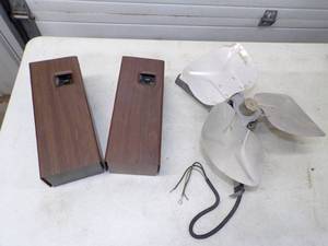 2 Aerosol Sprayer D Cell Automatic Fly Spray or Air Freshener with Electric Fan