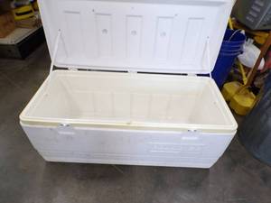 Large Igloo Cooler