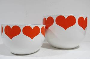 lot 38 image: 2 GREAT Condition Mid Century Kaj Frank Arabia Finland Enameled Steel Heart Bowls