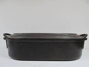 lot 45 image: LARGE Cast Iron Deep Fish Fryer No. 3060 wLid