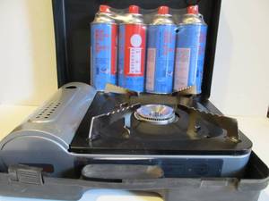 lot 104 image: Very Good Working IWATANI Super-High Power Portable Gas Stove w4 Brand New Fuel Canisters