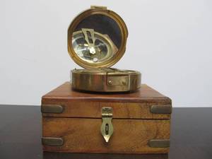lot 53 image: Excellent Brass Nautical Marine Compass wCase