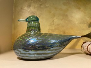 lot 70 image: LARGE Signed iitala Oiva Toikka Art Glass Common Teal Bird Sculpture