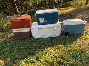 lot 140 image: Lot of 5 Assorted Coolers