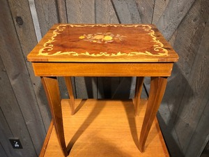 lot 184 image: Nice Vintage Inlaid Italian Table wStorage