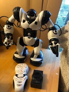 lot 192 image: Wowwee Robosapien Robot Toy wRemote