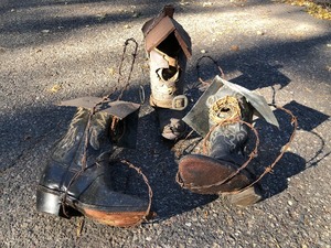 lot 241 image: Lot of 3 Handmade COWBOY BOOT Birdhouses