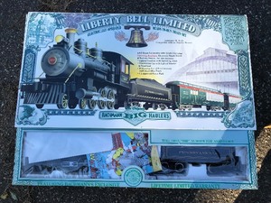 lot 245 image: Ne win Box LARGE Bachmann Big Haulers Liberty Bell Express Train Set