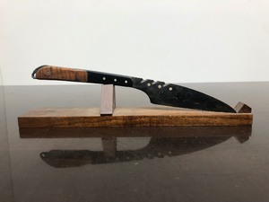 lot 290 image: Wonderful Quality Custom Made Damascus Steel Knife wStand - Made by Chris Railey