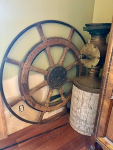 lot 2 image: LARGE Original Antique Brass Ships Wheel & Original Stand wCompass